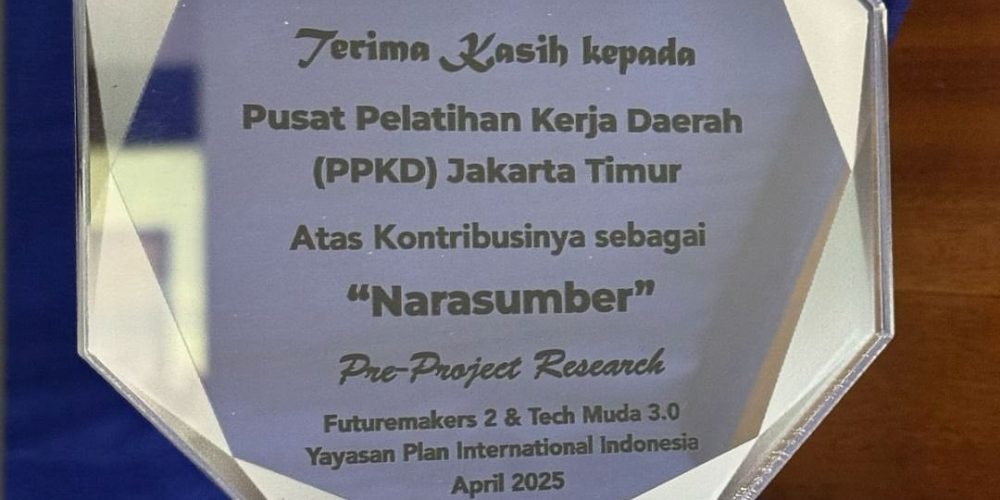 Hai! Sobat #PPKDJaktim,(30-04-2025) Pusat Pelatihan Kerja Daerah Jakarta Timur menerima plakat a (1)
